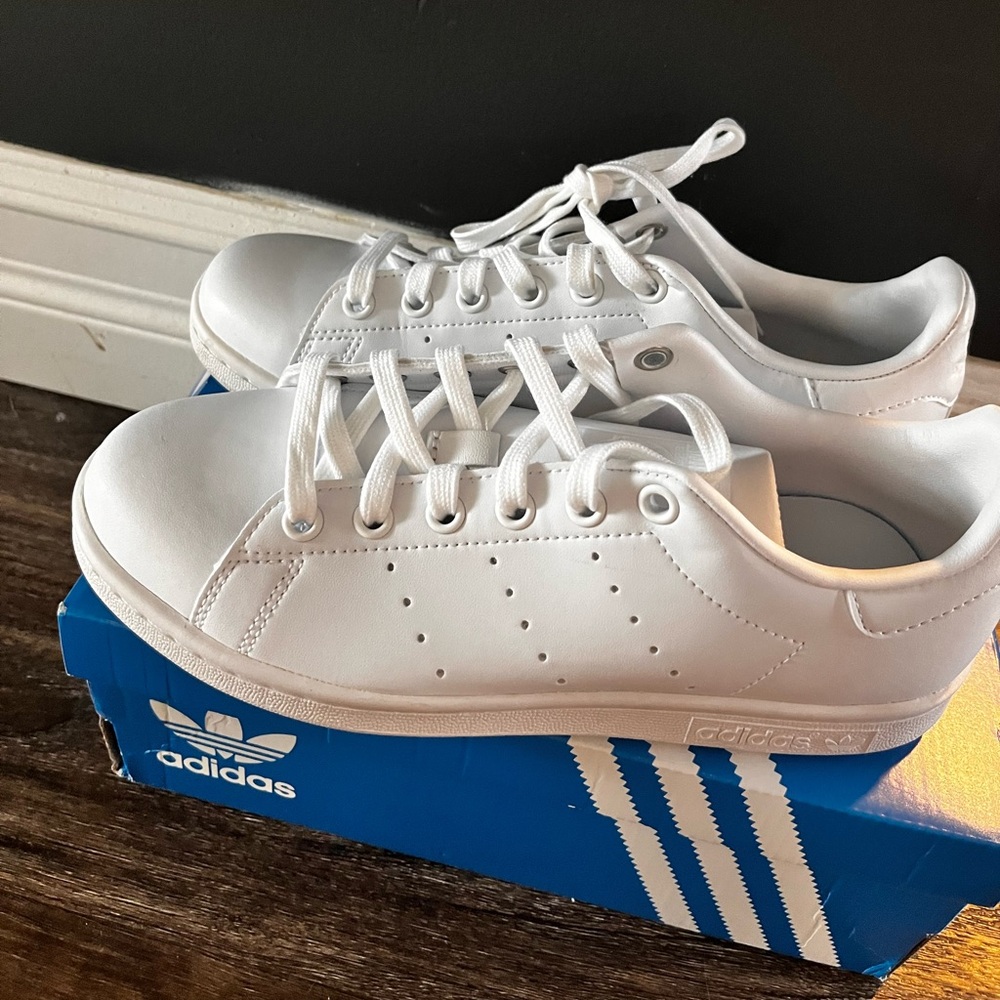 Brand New In Box All White Stan Smiths